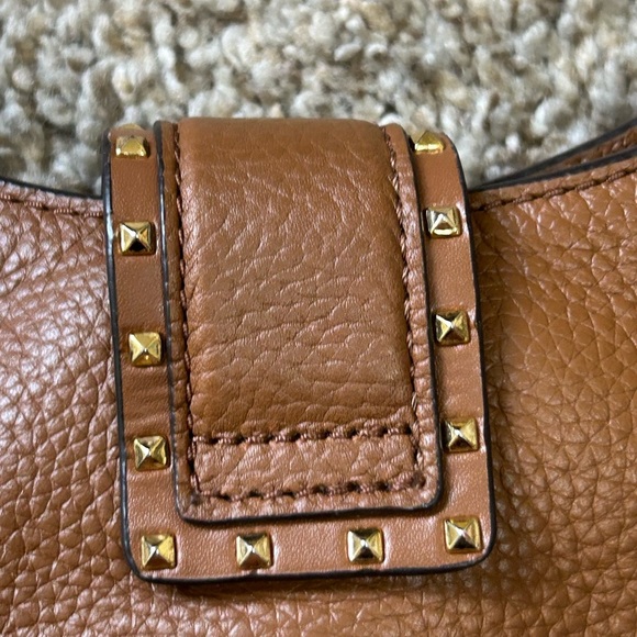 Michael Kors Lillian Medium
Shoulder - Picture 5 of 15